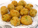 Aalu Puff With Special Sauce