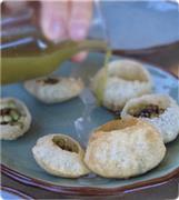 http://www.khanakhazana.com/recipes/thumbnail.aspx?c=180&src=golguppa.jpg